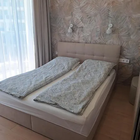 Apartament Skyline 44 *