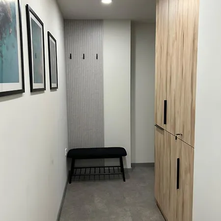 Skyline 44 فارنا