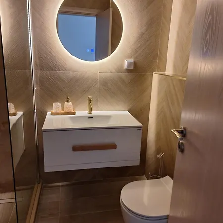 Skyline 44 فارنا